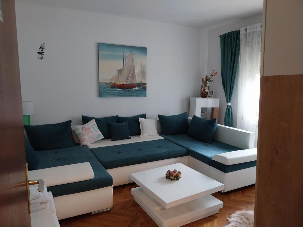 Marina Gloria Apartment Zadvorsko Exterior photo